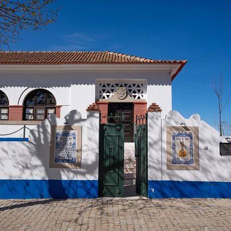 Escola Do Fado Acomodação com café da manhã Vila Fernando  Exterior foto
