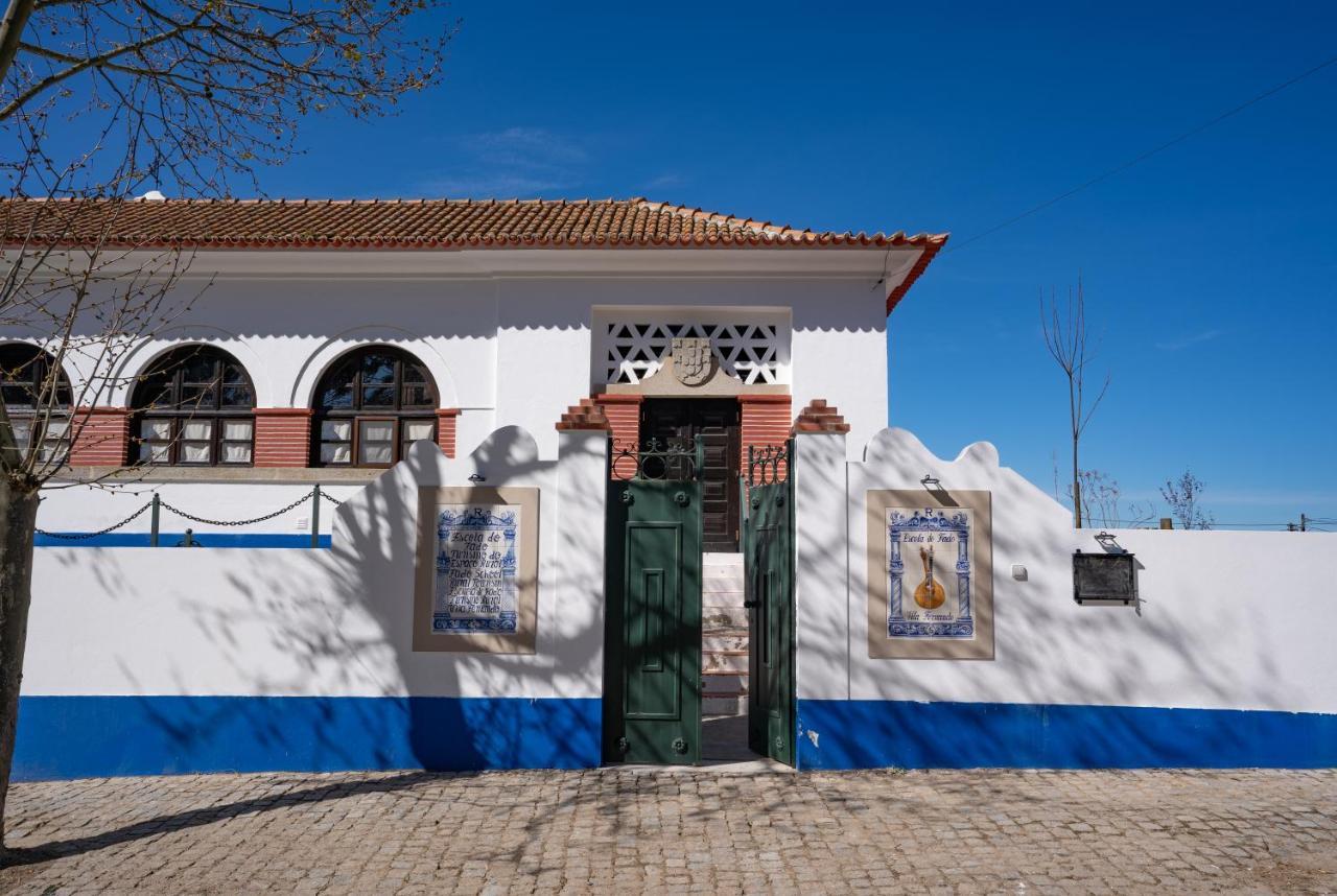 Escola Do Fado Acomodação com café da manhã Vila Fernando  Exterior foto